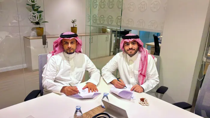 "منصات العقارية” توقّع اتفاقية مع "المرشد" لتسويق أحد أكبر المجمعات التجارية في حفر الباطن - شركة منصات العقارية