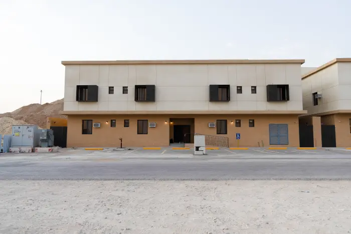 عماير للايجار بحي المصانع رقم (1) - Manassat Real Estate Company